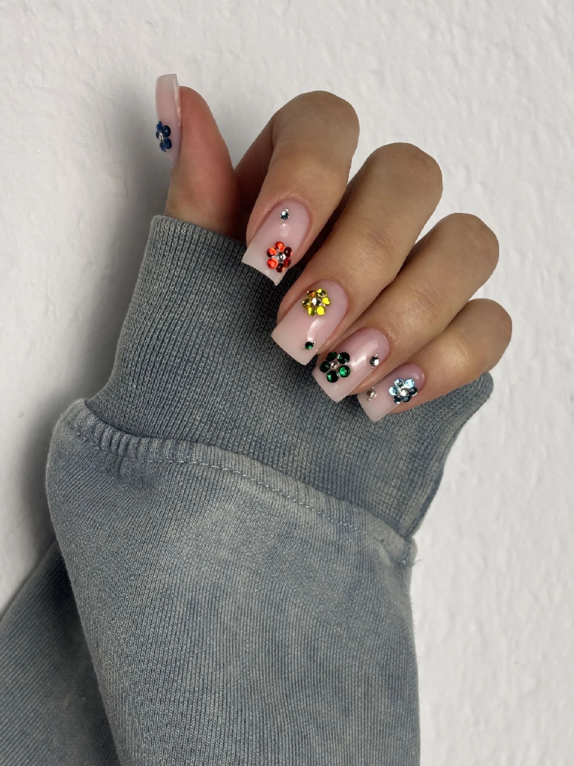 Maniküre mit Gellack und Nailart in Essen (2)
