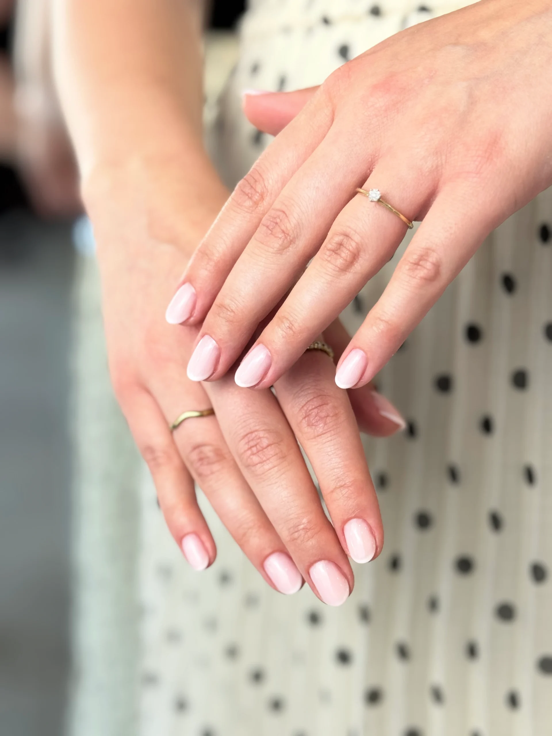 Nude-Maniküre bei Flamingo Beauty in Essen